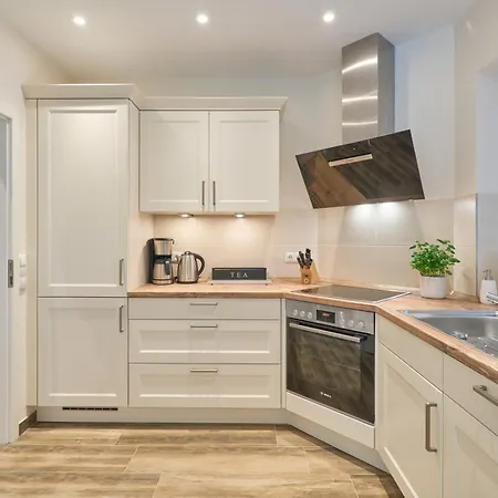 Kanalkajuete Theodor *