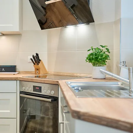 Kanalkajuete Theodor * Hanerau-Hademarschen