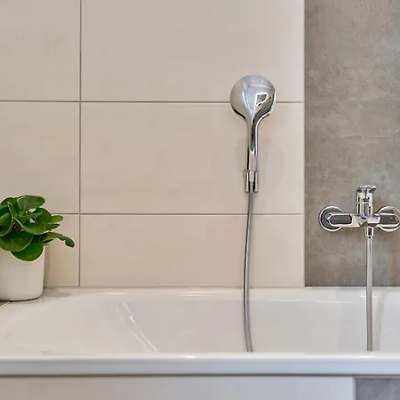 Kanalkajuete Theodor * Hanerau-Hademarschen